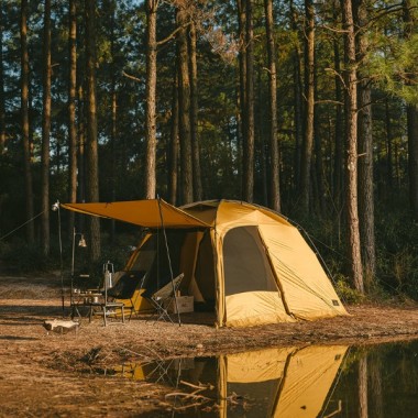 Палатка NATUREHIKE Dune 7.6, 1 спальня + 1 комната, песочная