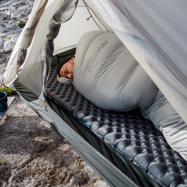 Надувной туристический коврик Naturehike R3.5